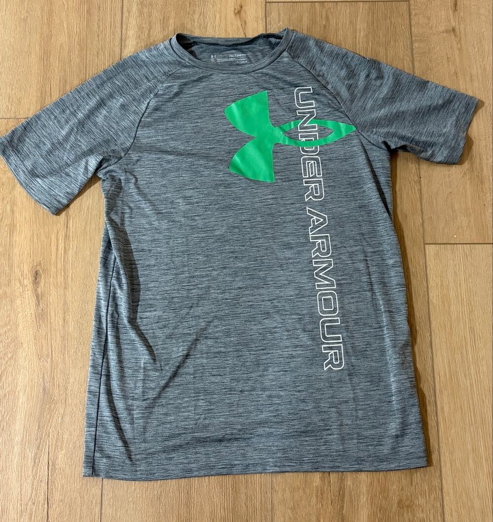 Under Armour Boys XL Gray Short Sleeve Top